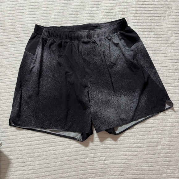 lululemon athletica Size:L Black Athletic Shorts - Picture 6 of 6